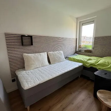 Krabbenbude - Modern Und Fusslaeufig Zum * Dornum