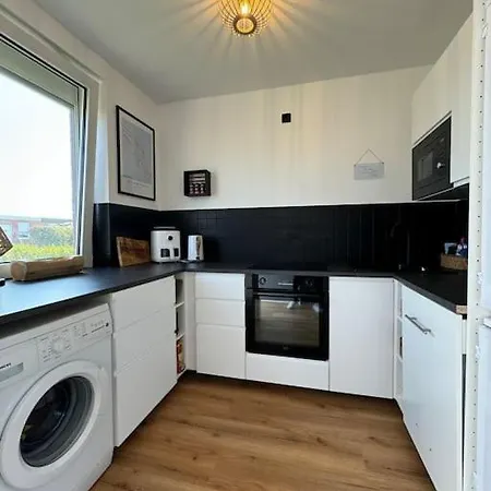 Krabbenbude - Modern Und Fusslaeufig Zum Apartment Dornum