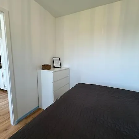 Krabbenbude - Modern Und Fusslaeufig Zum * Dornum