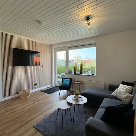 Krabbenbude - Modern Und Fusslaeufig Zum Dornum