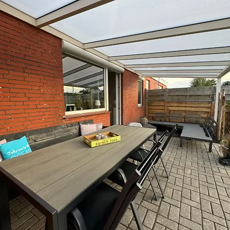 Krabbenbude - Modern Und Fusslaeufig Zum